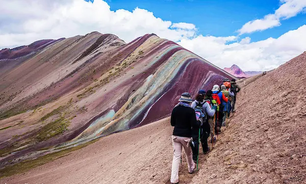 Trekking en la montaña de los siete colores